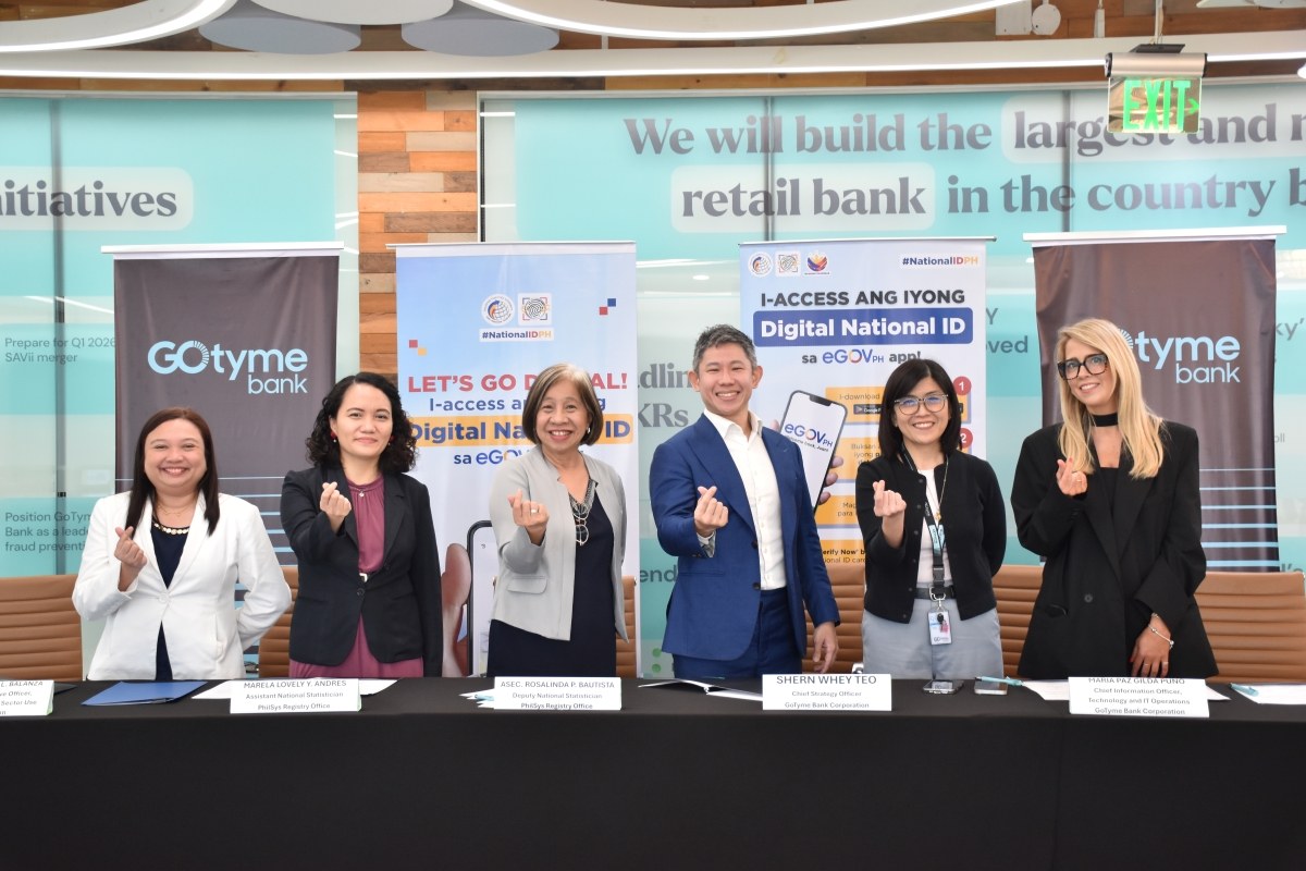 GoTyme Bank and PhilSys officials at a partnership signing for National ID authentication